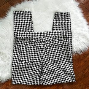 No Boundaries Black/White Houndstooth Print Stretch Pants-Size Large (11-13)